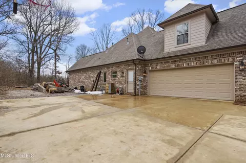 Exterior - 1134 Sandy Betts Rd, Nesbit, MS 38651 photo 7 of 8