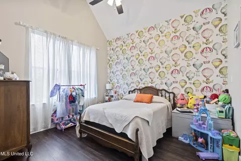 Bedroom - 1134 Sandy Betts Rd, Nesbit, MS 38651 photo 3 of 6