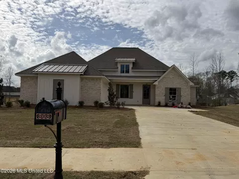 808 Albany St, Brandon, MS 39042