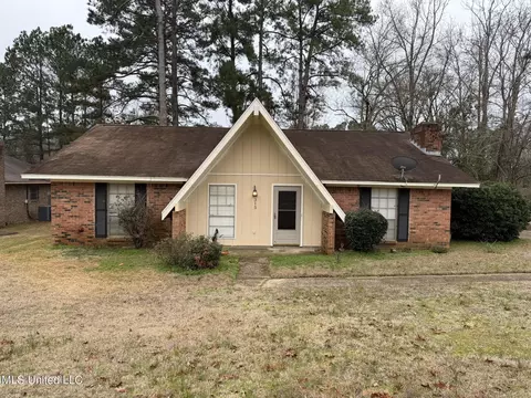 315 Cedarwood Dr, Jackson, MS 39212