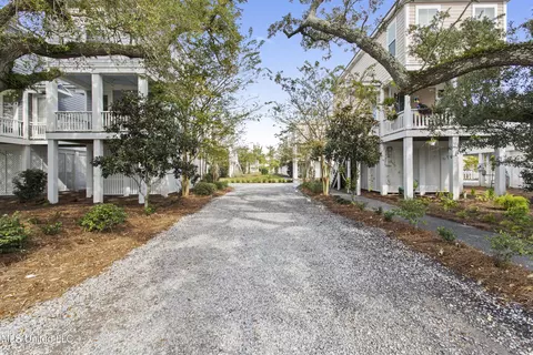 Exterior - 215 E 2nd St #6, Pass Christian, MS 39571 photo 14 of 15