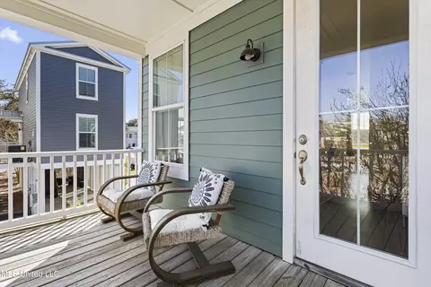 Exterior - 215 E 2nd St #6, Pass Christian, MS 39571 photo 7 of 15