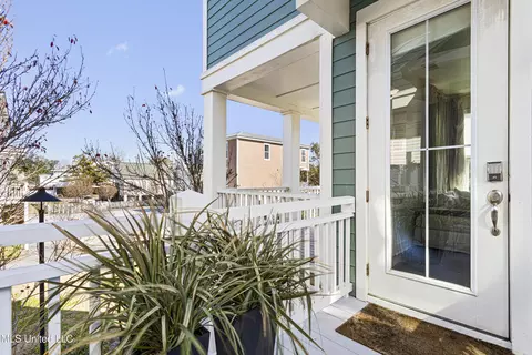 Exterior - 215 E 2nd St #6, Pass Christian, MS 39571 photo 6 of 15