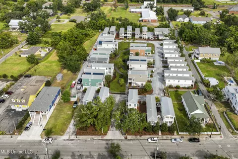 View/Area - 215 E 2nd St #6, Pass Christian, MS 39571 photo 8 of 9