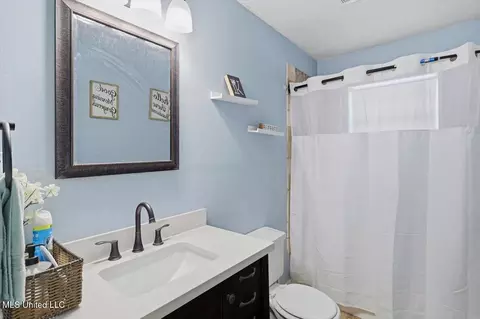 Bath - 307 Mckay Dr, Carthage, MS 39051 photo 1 of 2