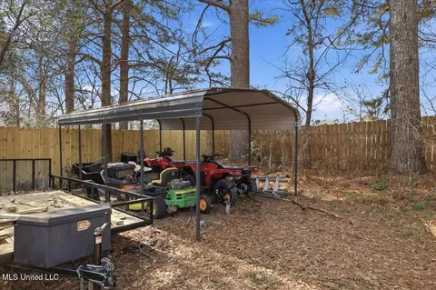 Exterior - 307 Mckay Dr, Carthage, MS 39051 photo 5 of 6