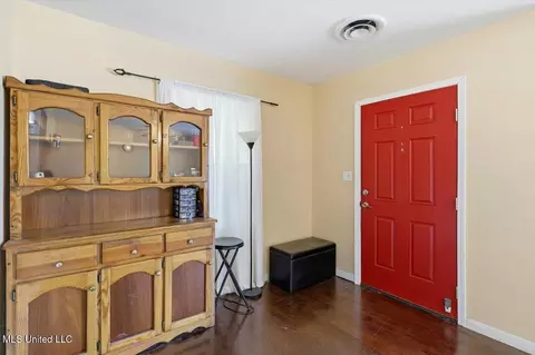 Entry Way - 307 Mckay Dr, Carthage, MS 39051 photo 1 of 1