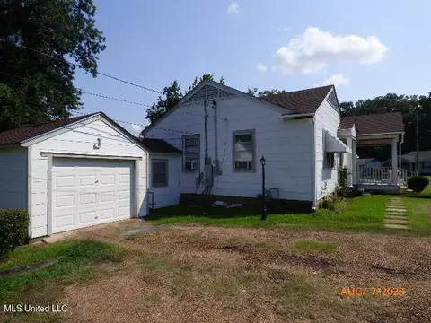 Exterior - 802 Morgan Ave, Natchez, MS 39120 photo 1 of 1