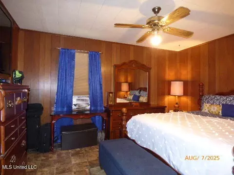 Bedroom - 802 Morgan Ave, Natchez, MS 39120 photo 1 of 3