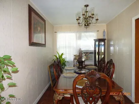 Dining - 802 Morgan Ave, Natchez, MS 39120 photo 1 of 1