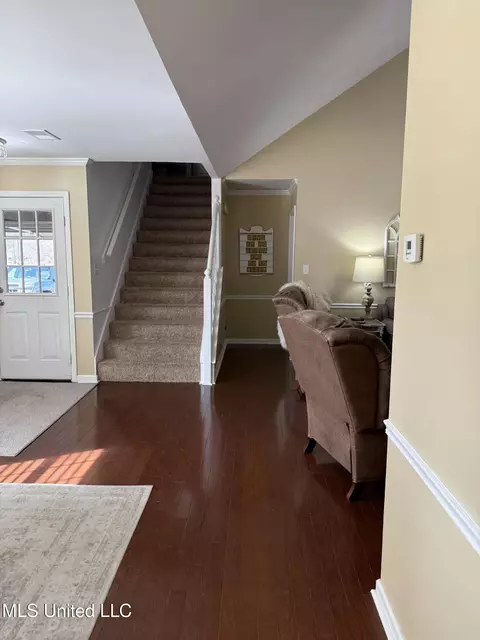 Entry Way - 136 N Parkway St, Hernando, MS 38632 photo 2 of 3