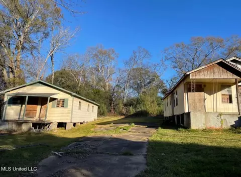 1016-18 Eminence Row, Jackson, MS 39213