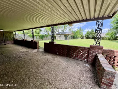 Exterior - 111 E Gresham St, Indianola, MS 38751 photo 3 of 4