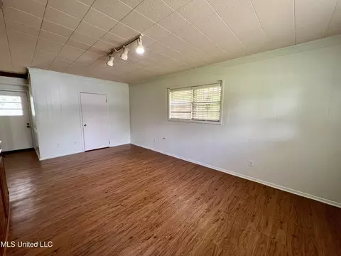 Living - 111 E Gresham St, Indianola, MS 38751 photo 1 of 1