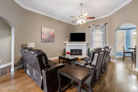 Living - 1623 Imboden Cv, Nesbit, MS 38651 photo 1 of 1