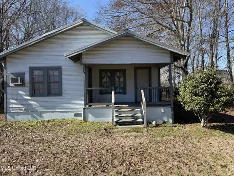 112 Moore Ave, Pelahatchie, MS 39145