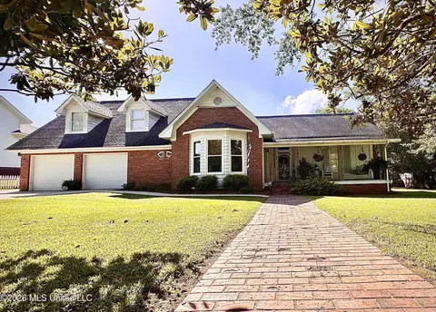 38 Church St, Lake, MS 39092