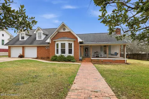 38 Church St, Lake, MS 39092