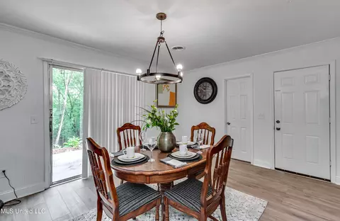Dining - 667 Queen Cir, Jackson, MS 39209 photo 4 of 4