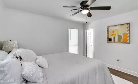 Bedroom - 667 Queen Cir, Jackson, MS 39209 photo 8 of 9