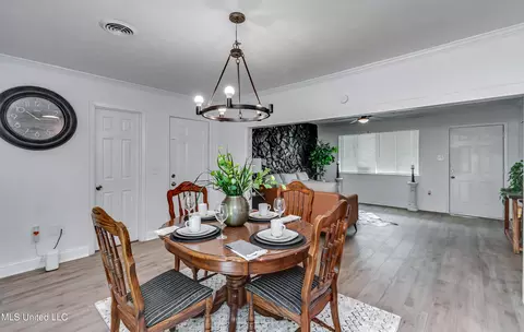 Dining - 667 Queen Cir, Jackson, MS 39209 photo 3 of 4