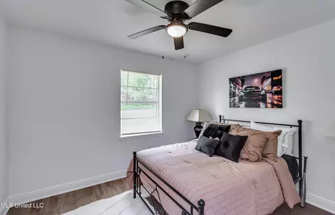 Bedroom - 667 Queen Cir, Jackson, MS 39209 photo 1 of 9