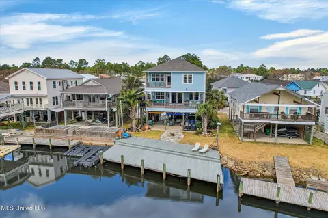 6261 Pontiac Dr, Kiln, MS 39556