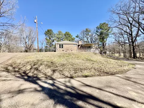 Exterior - 809 Green Acres Dr, Hernando, MS 38632 photo 17 of 22