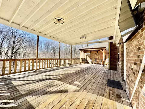 Exterior - 809 Green Acres Dr, Hernando, MS 38632 photo 12 of 22
