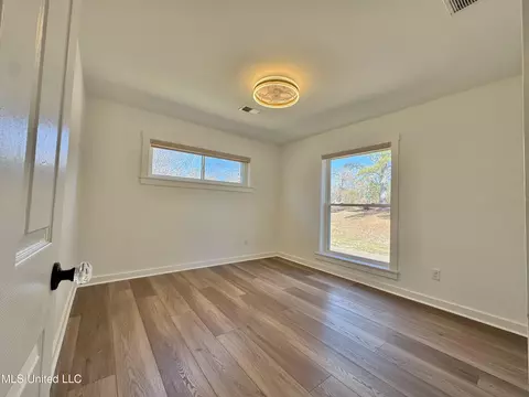 Bedroom - 809 Green Acres Dr, Hernando, MS 38632 photo 3 of 4