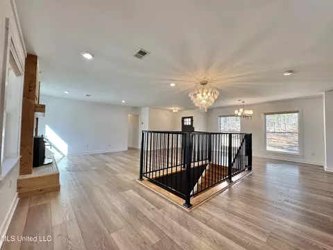 Living - 809 Green Acres Dr, Hernando, MS 38632 photo 4 of 6