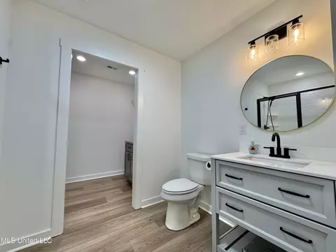 Bath - 809 Green Acres Dr, Hernando, MS 38632 photo 6 of 7