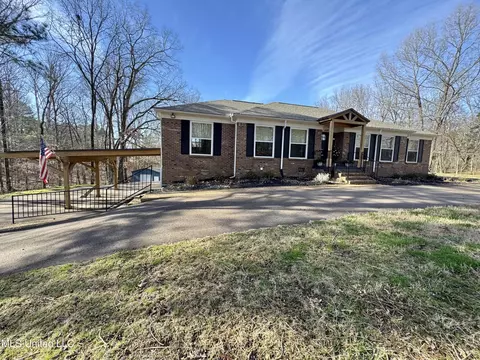 Exterior - 809 Green Acres Dr, Hernando, MS 38632 photo 4 of 22