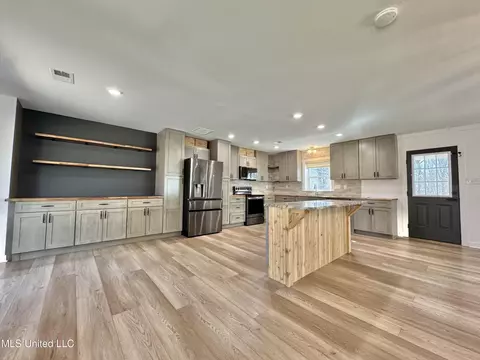 Kitchen - 809 Green Acres Dr, Hernando, MS 38632 photo 1 of 3