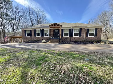 Exterior - 809 Green Acres Dr, Hernando, MS 38632 photo 2 of 22
