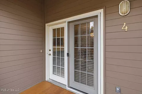 Exterior - 4 Bluff, Brandon, MS 39047 photo 4 of 5