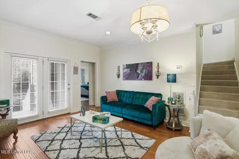 Living - 4 Bluff, Brandon, MS 39047 photo 3 of 4