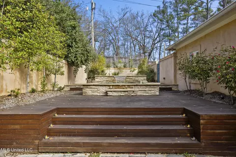 Exterior - 460 Saint Andrews Dr, Jackson, MS 39211 photo 5 of 8