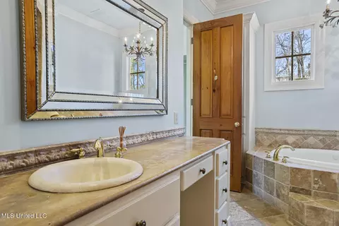 Bath - 460 Saint Andrews Dr, Jackson, MS 39211 photo 3 of 8