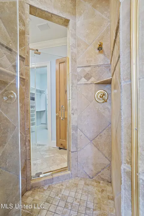 Bath - 460 Saint Andrews Dr, Jackson, MS 39211 photo 5 of 8