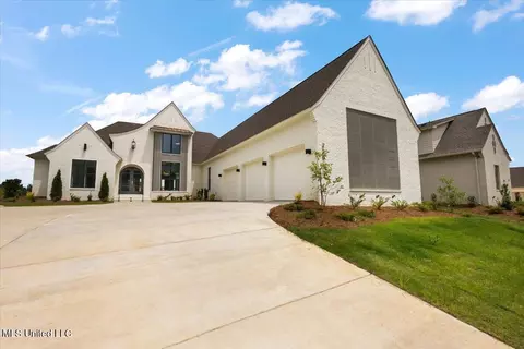225 Parke Dr, Ridgeland, MS 39157