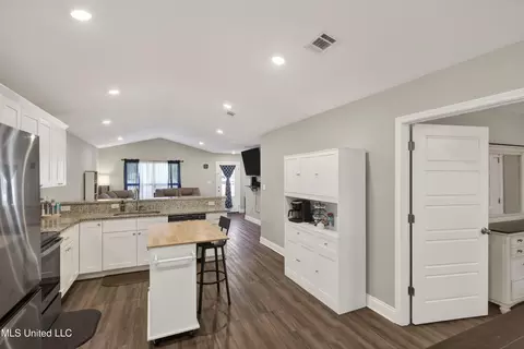 Entry Way - 46 Cascade Cv, Perkinston, MS 39573 photo 1 of 1