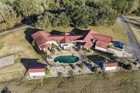 113 Lucas Rd, Sumrall, MS 39482