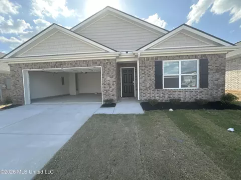 44 S Thorn Tree St, Byhalia, MS 38611