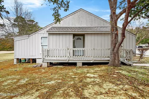 Exterior - 223 Highpoint Dr, Diamondhead, MS 39525 photo 2 of 5