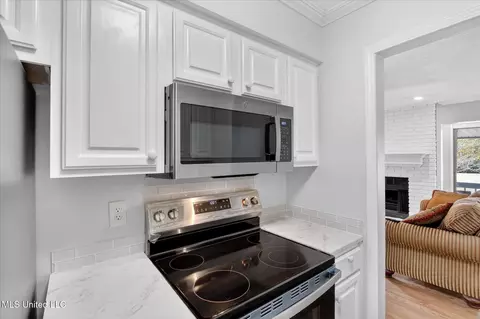 Kitchen - 223 Highpoint Dr, Diamondhead, MS 39525 photo 2 of 2