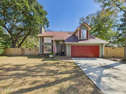 9605 Oakcrest Ln, Ocean Springs, MS 39564