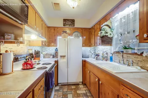 Kitchen - 123 Carl Taylor Rd, Wiggins, MS 39577 photo 1 of 2