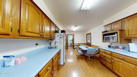 Kitchen - 2565 Odom Rd, Hernando, MS 38632 photo 2 of 2