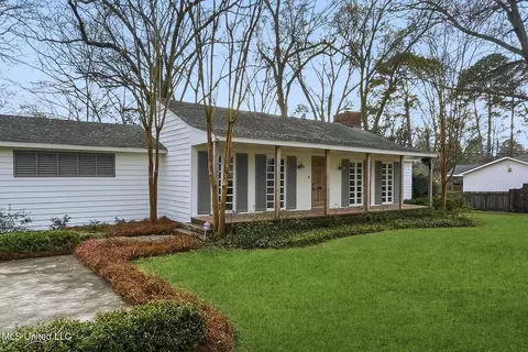 1439 Brecon Dr, Jackson, MS 39211
